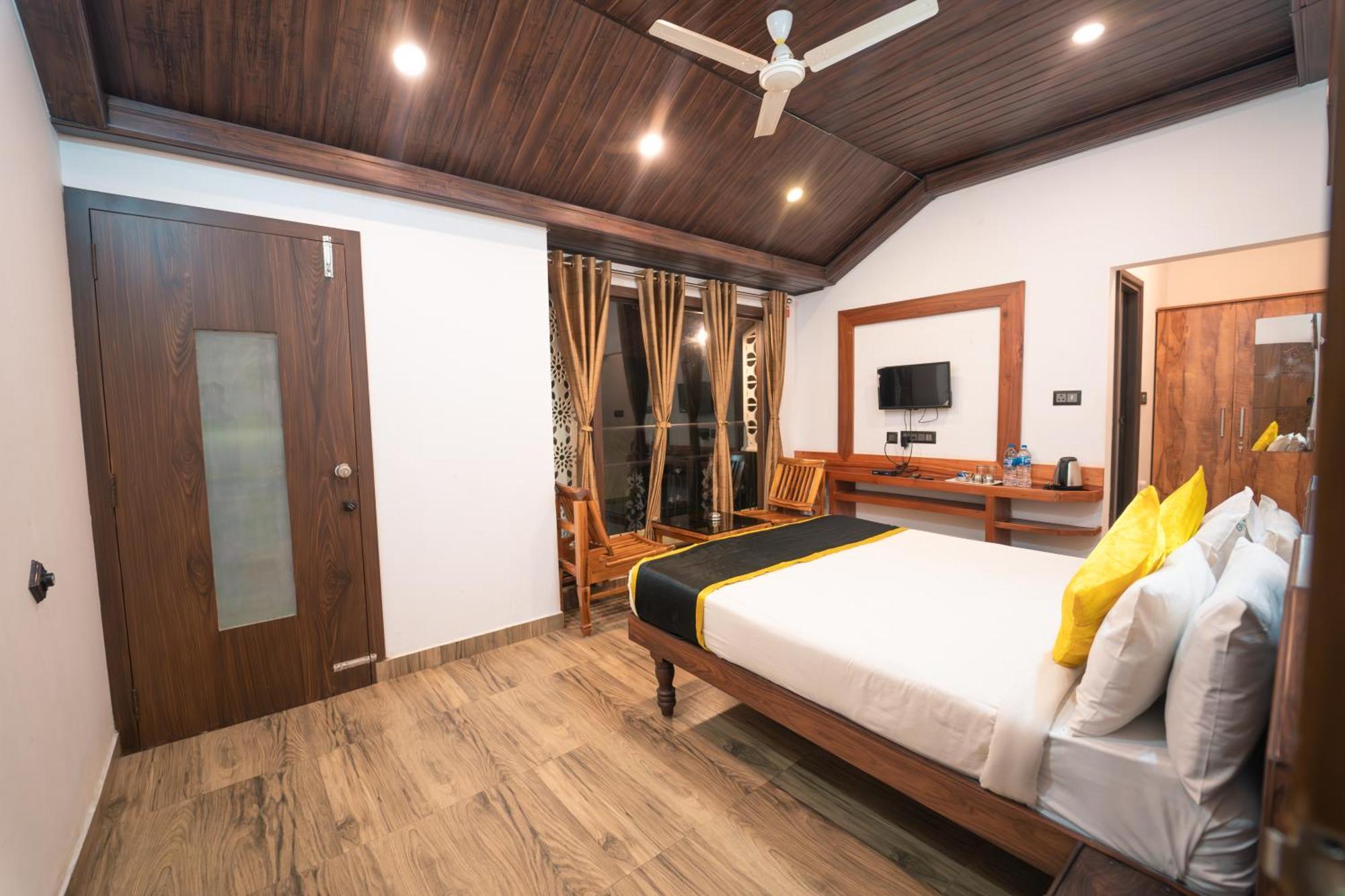 Kingmaker'S Plantation With River Stream Madikeri Exteriör bild