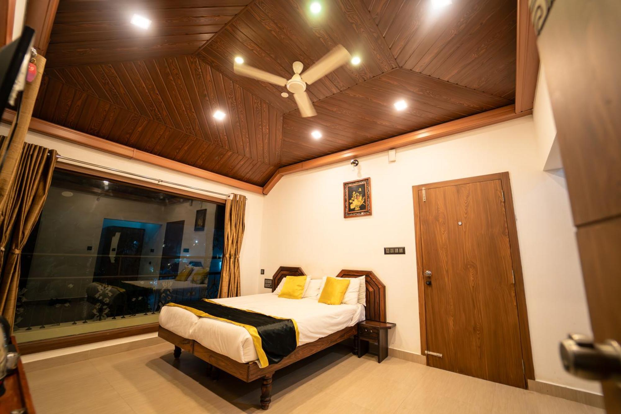 Kingmaker'S Plantation With River Stream Madikeri Exteriör bild