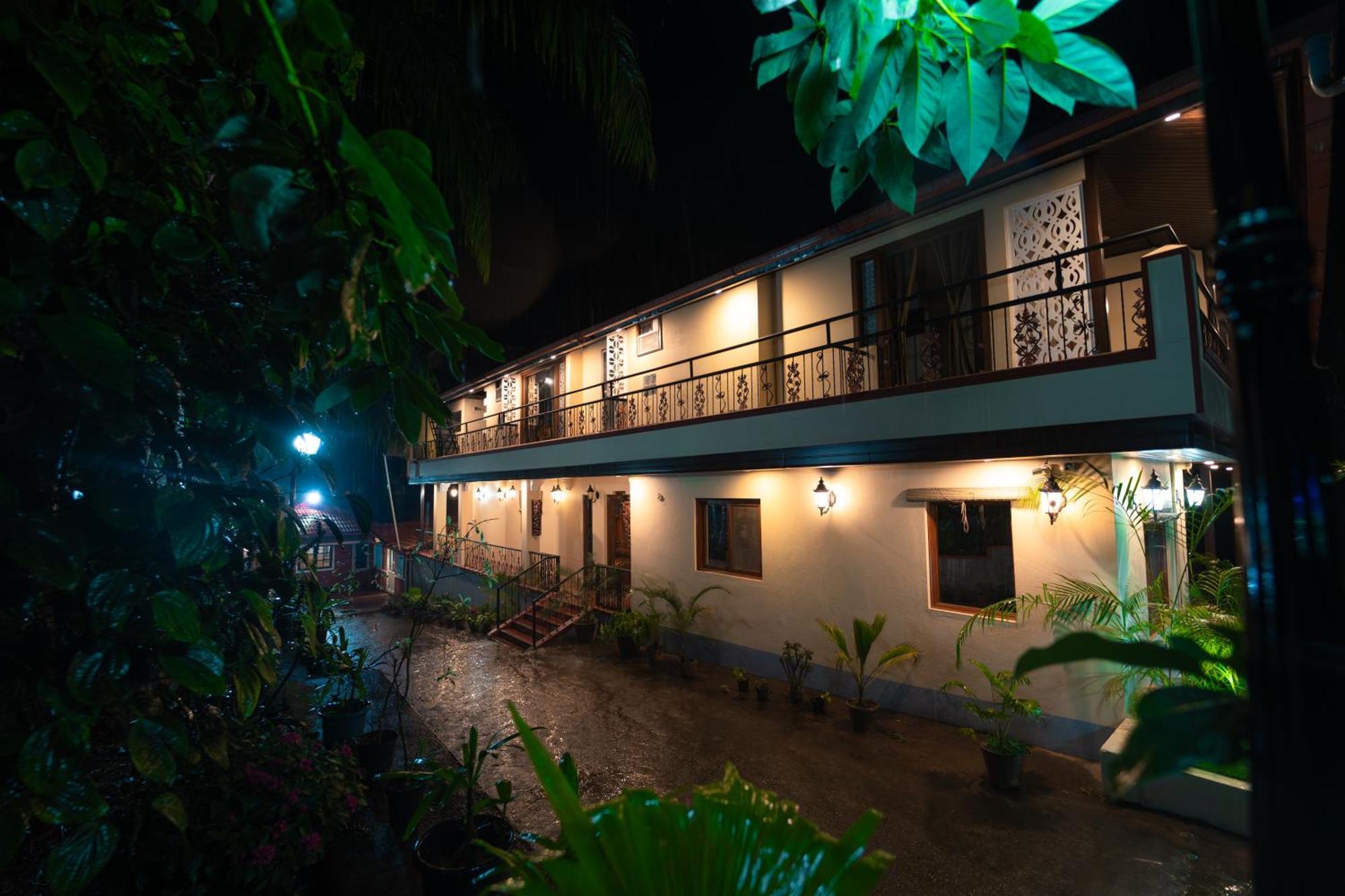 Kingmaker'S Plantation With River Stream Madikeri Exteriör bild
