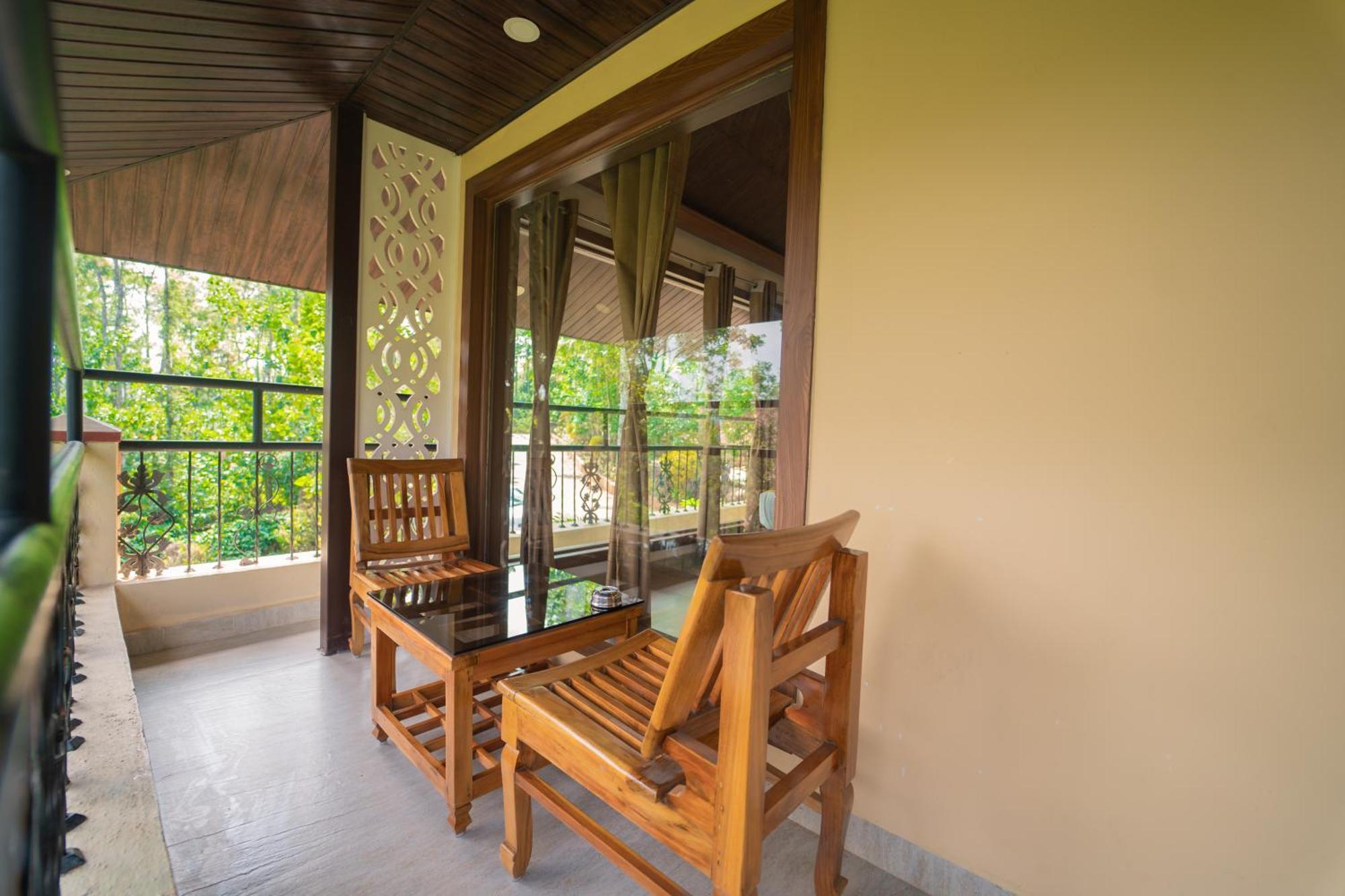 Kingmaker'S Plantation With River Stream Madikeri Exteriör bild