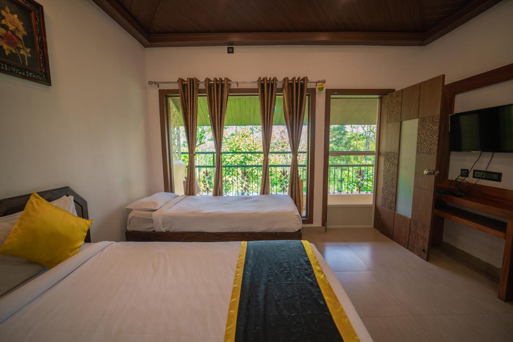 Kingmaker'S Plantation With River Stream Madikeri Exteriör bild