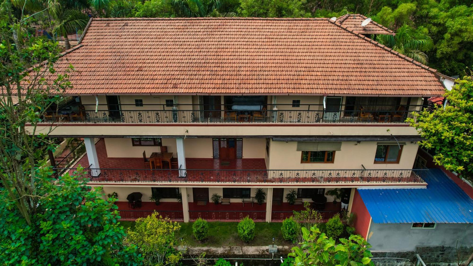 Kingmaker'S Plantation With River Stream Madikeri Exteriör bild