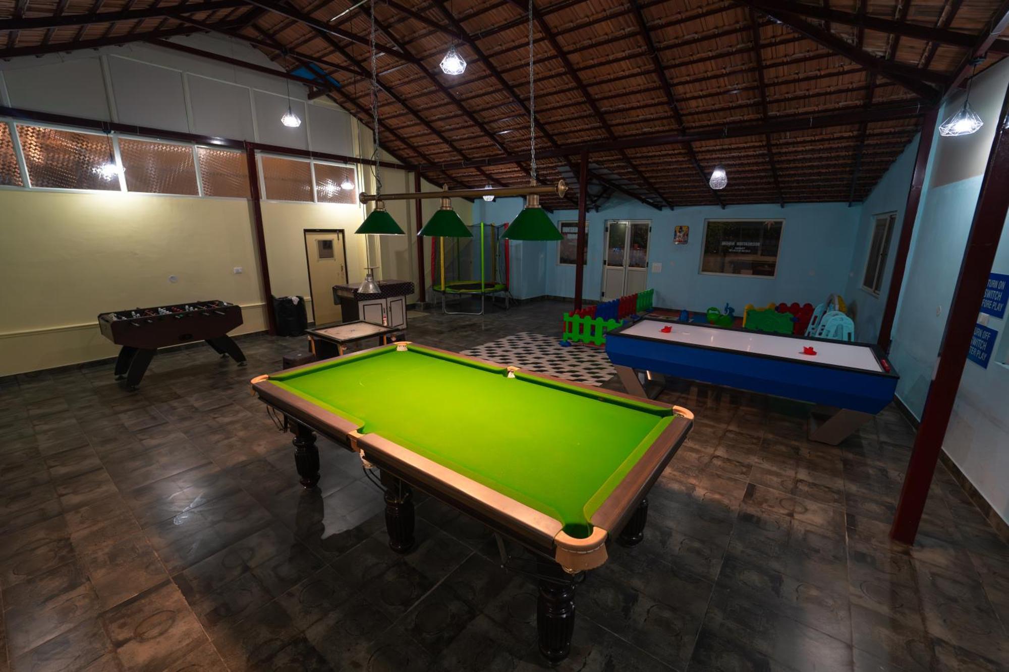 Kingmaker'S Plantation With River Stream Madikeri Exteriör bild