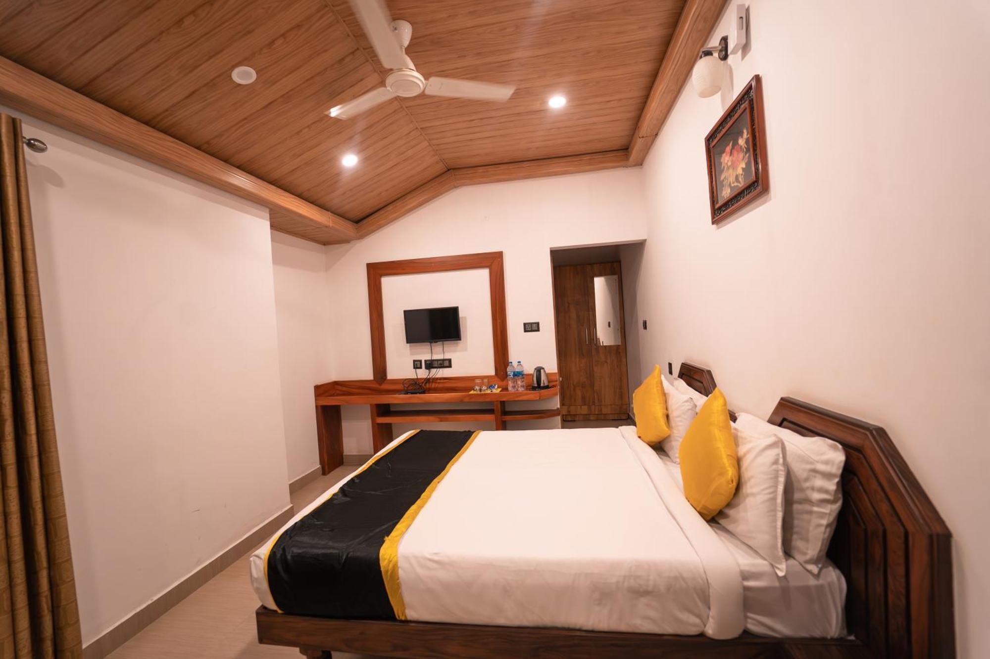 Kingmaker'S Plantation With River Stream Madikeri Exteriör bild