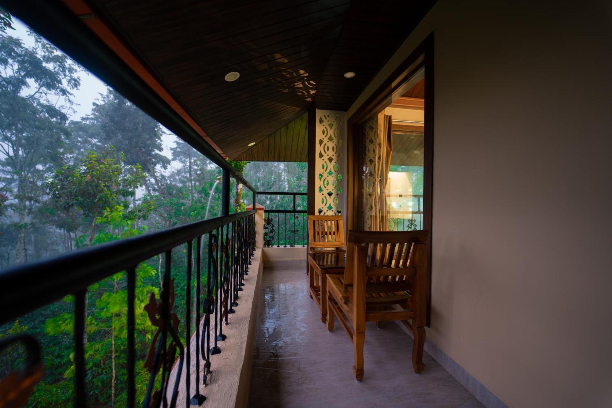 Kingmaker'S Plantation With River Stream Madikeri Exteriör bild
