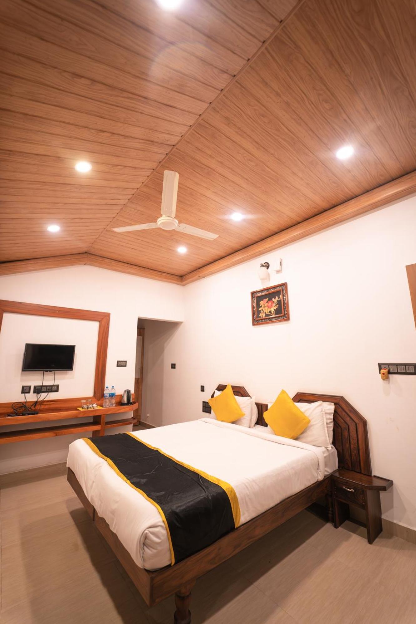 Kingmaker'S Plantation With River Stream Madikeri Exteriör bild