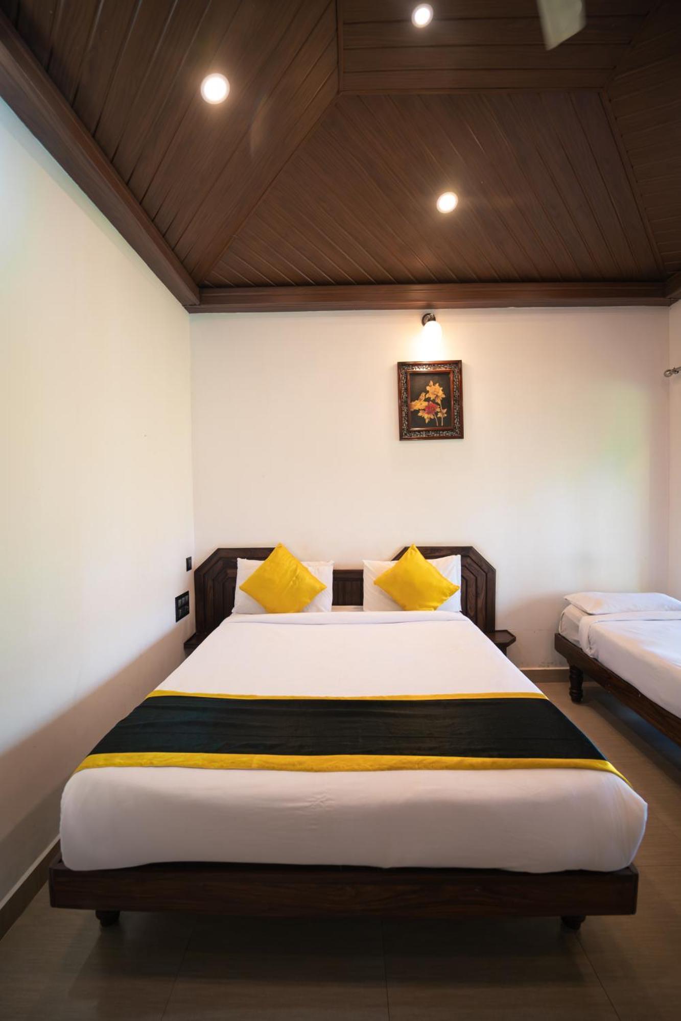 Kingmaker'S Plantation With River Stream Madikeri Exteriör bild