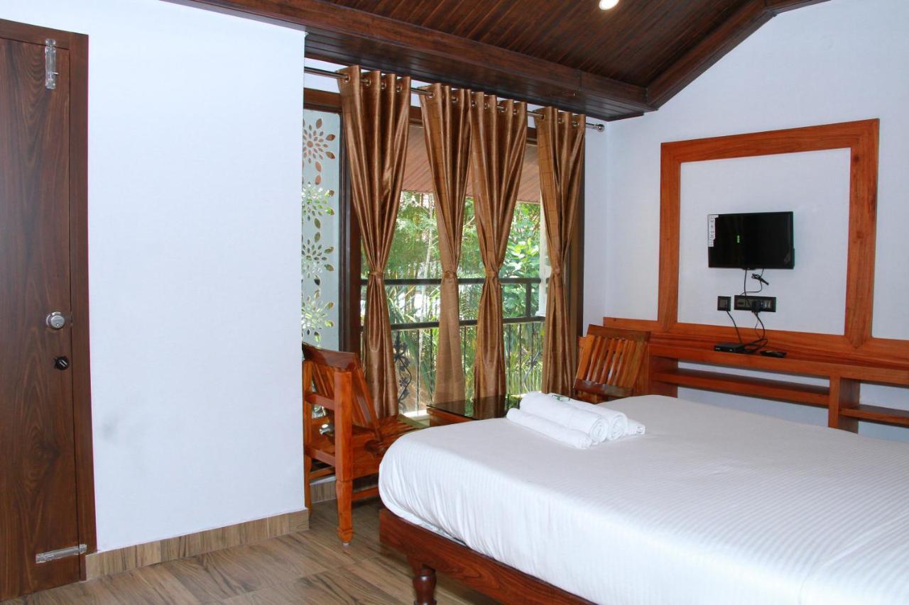 Kingmaker'S Plantation With River Stream Madikeri Exteriör bild