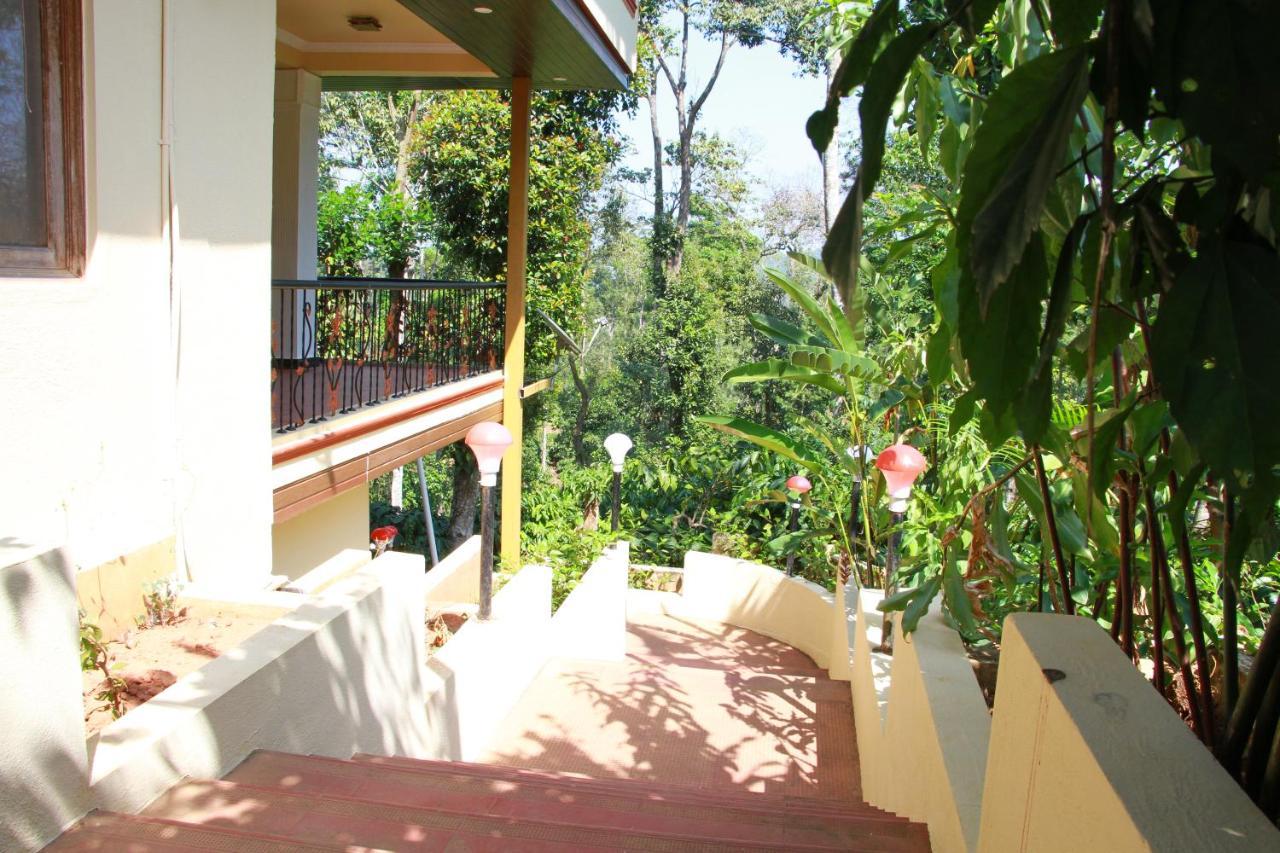 Kingmaker'S Plantation With River Stream Madikeri Exteriör bild